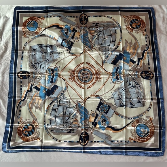 R-2147- Nautical Women's Scarf Blue Cream Colors NWT - Picture 1 of 8
